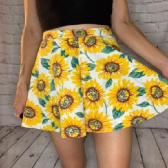 NEW seen on Arianna Grande American Apparel sunflower denim flare mini skirt M - Picture 6 of 8